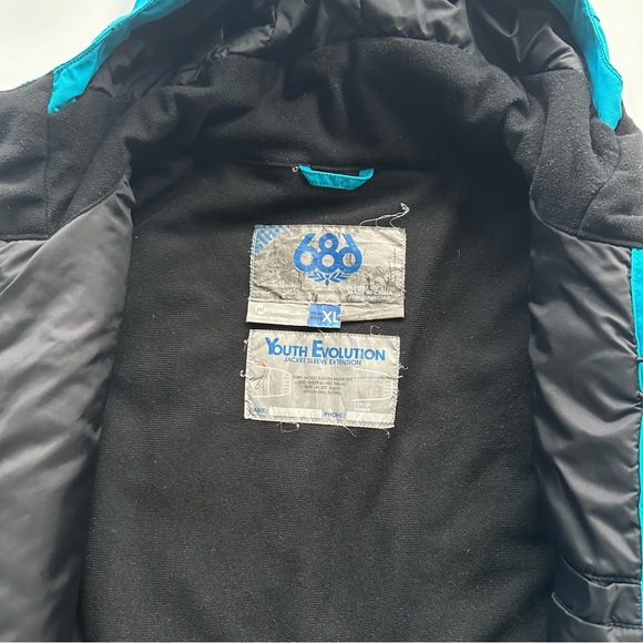 686 Snowboarding / Ski Jacket - Picture 5 of 5